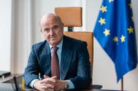 ECB’s de Guindos: Mideast Conflict ‘May Well Have a Dampening Impact on Growth’