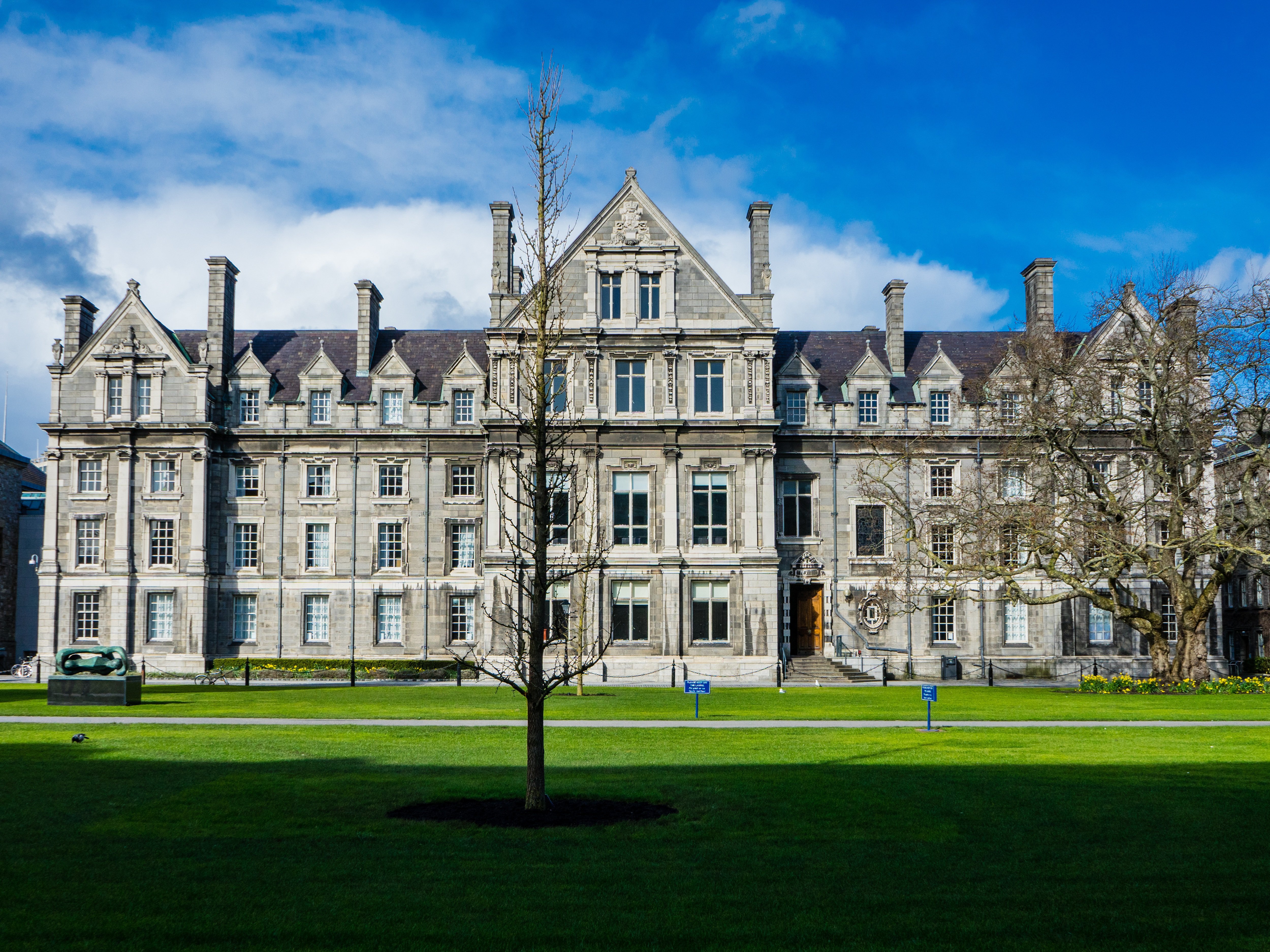 Ireland: NTMA Raises €2 Billion Through Syndicated Tap of 2043 Green Bond
