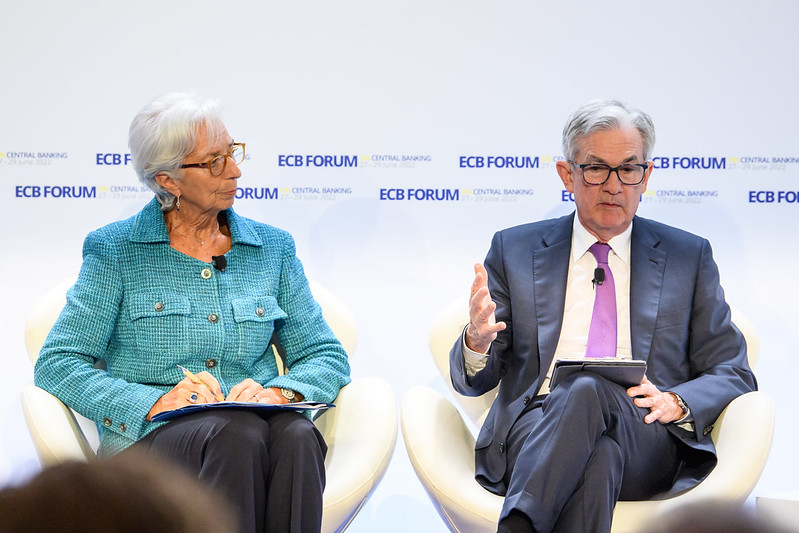 ECB’s Lagarde Joins Global Central Bankers in Statement Backing Fed Chair Powell