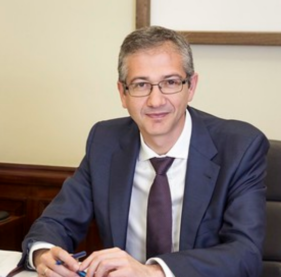 ECB’s de Cos Sees No Room for Complacency About Monetary Policy