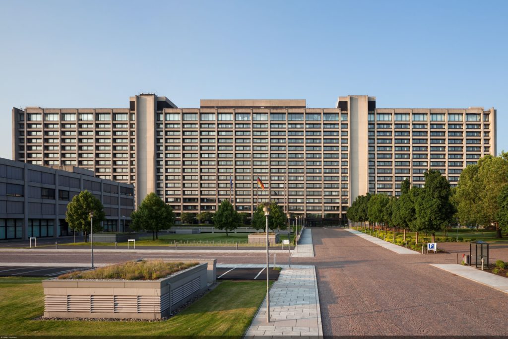 BBK Bd Member Buch: Debt Sustainability Hinges on Growth and Interest Rates